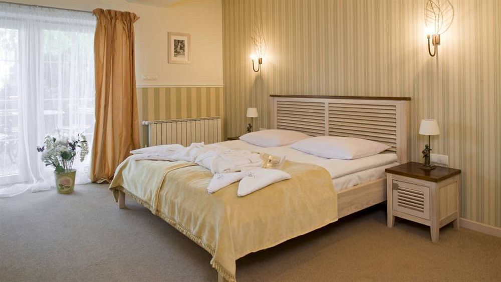 Afrodyta Spa & Wellness Resort Ośno Lubuskie Extérieur photo
